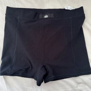 ALO Yoga Women's Classic Black Bike Shorts